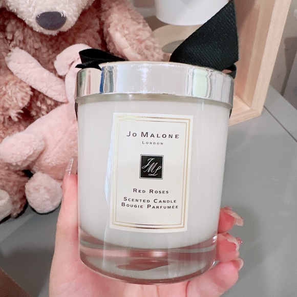 Jo Malone London Red Roses Scented Candle - NEW with Seal - Picture 2 of 5